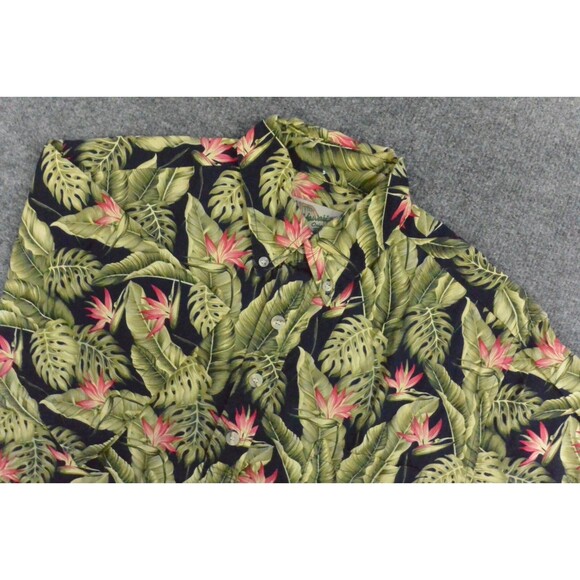 Hilo Hattie Mens Medium Hawaiian Shirt Black Green Floral Tropical Made in Hawai - Picture 1 of 9